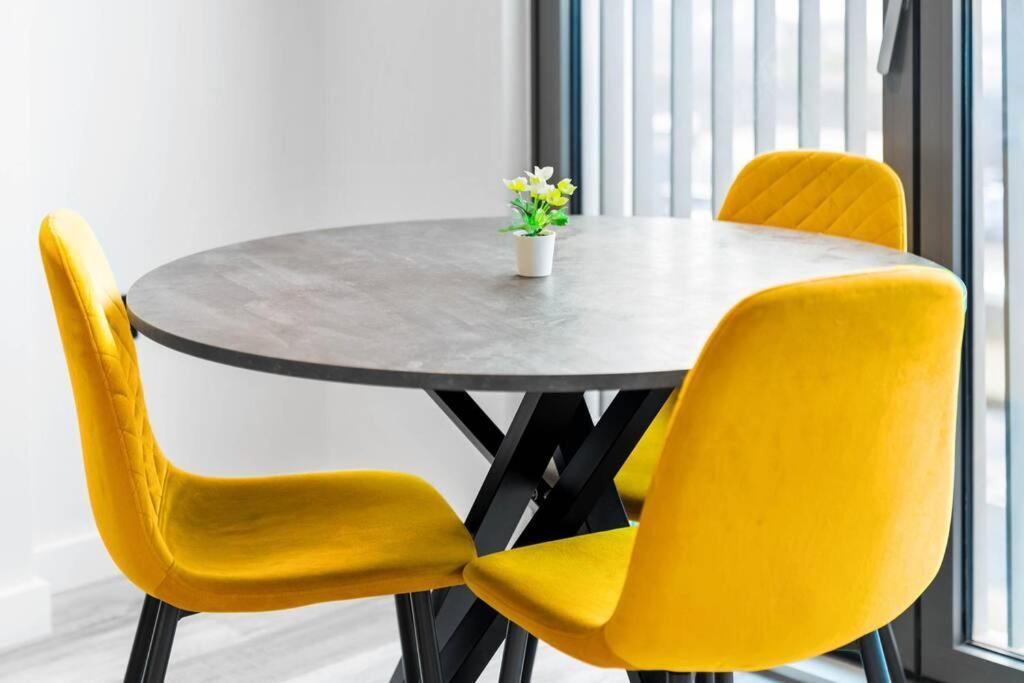 Stylish 2 Bedroom Apartment Close To Everything Birmingham Buitenkant foto