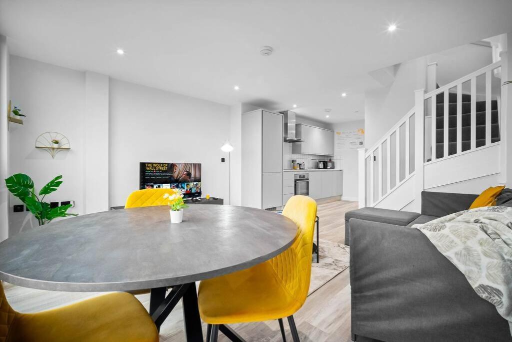 Stylish 2 Bedroom Apartment Close To Everything Birmingham Buitenkant foto